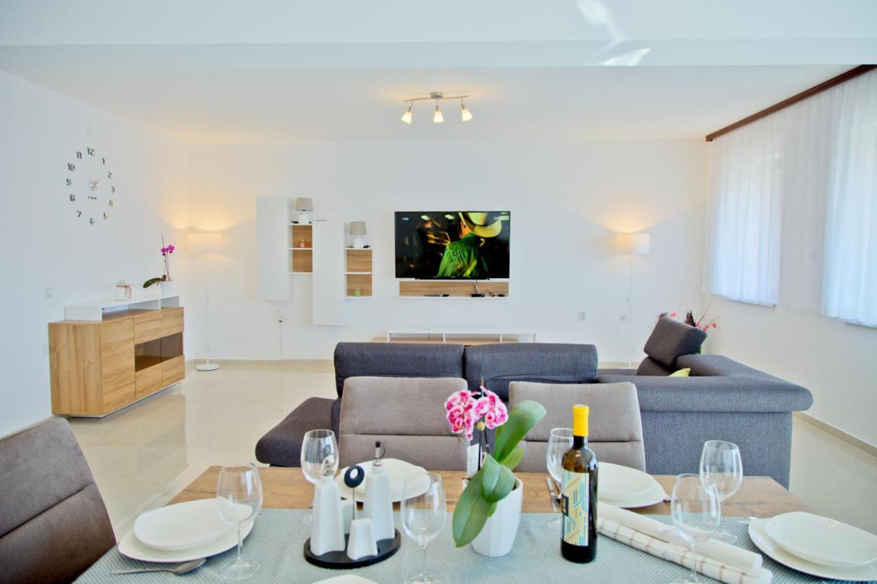 Apartment Karolina - Green Oasis PUY 외부 사진